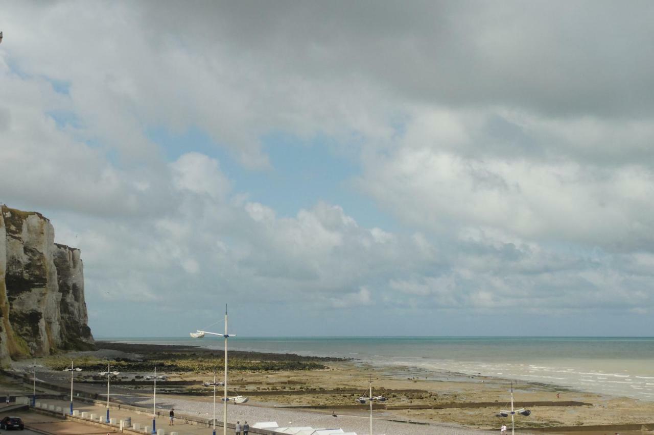 L' Entre Mer Et Falaise Le Treport Bagian luar foto